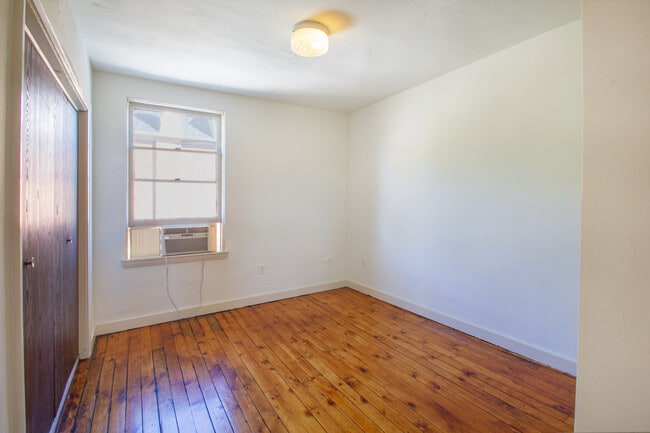 201 Center Ave