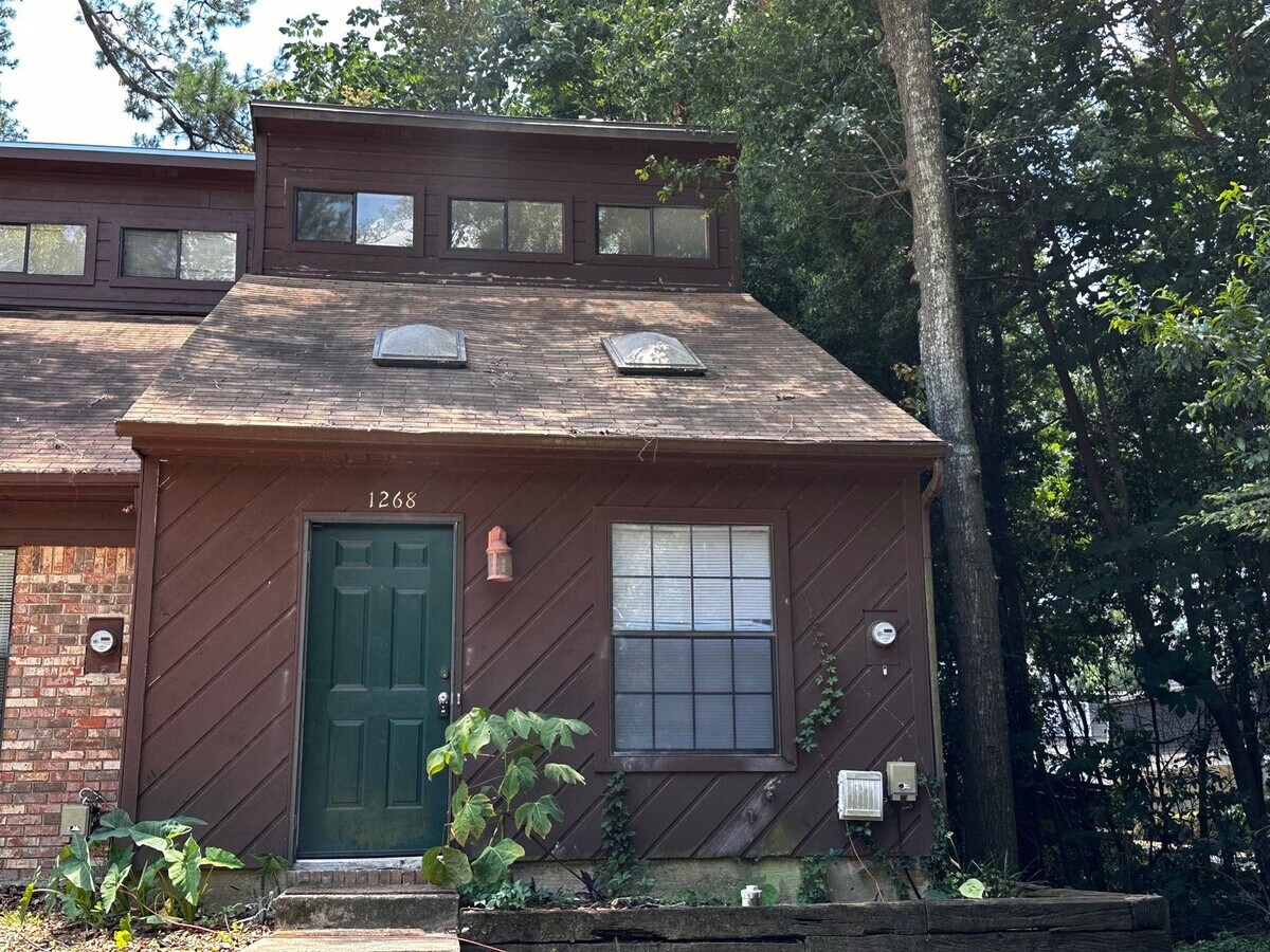 Photo - 1268 High Rd House