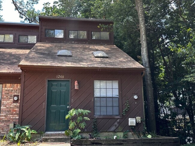 Building Photo - 1268 High Rd Rental