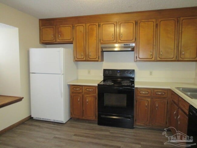 Photo - 2025 Cambridge Cir