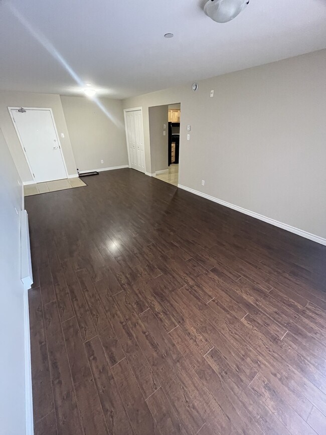 Photo - 33-233 Sifroi St