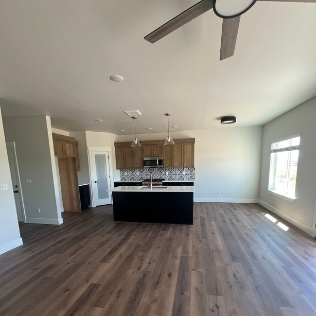 Photo - 475 River Bend Ln