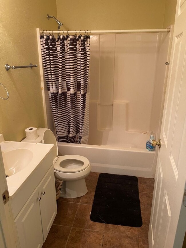 Photo - 305 E Pine St