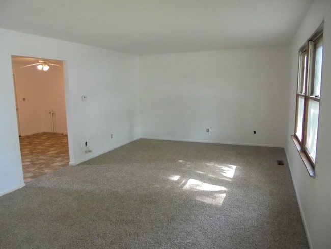 Photo - 532 Elm St Unit B