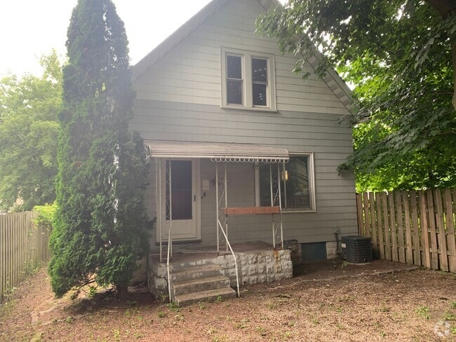 Building Photo - 4 Bedroom, 2 Bath House in Bay View
