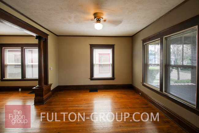 Photo - 140 Diamond Ave SE