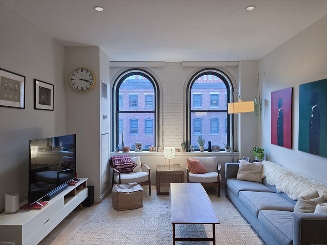 Building Photo - 346-354-354 Congress St Unit 505