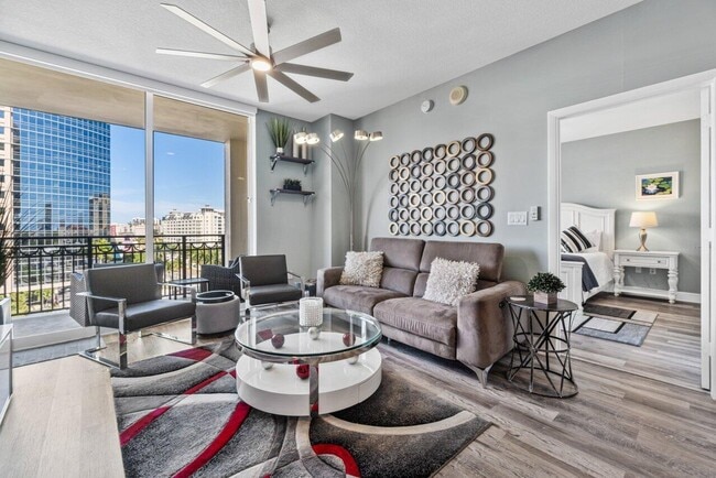 Building Photo - 550 Okeechobee Blvd Unit 704 Rental