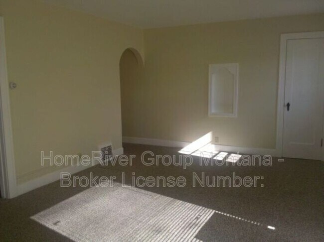 110 South Ave E
