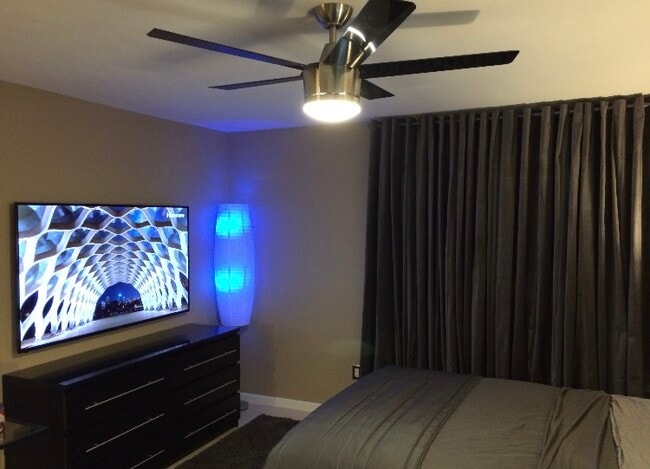 Photo - 201 Desoto St