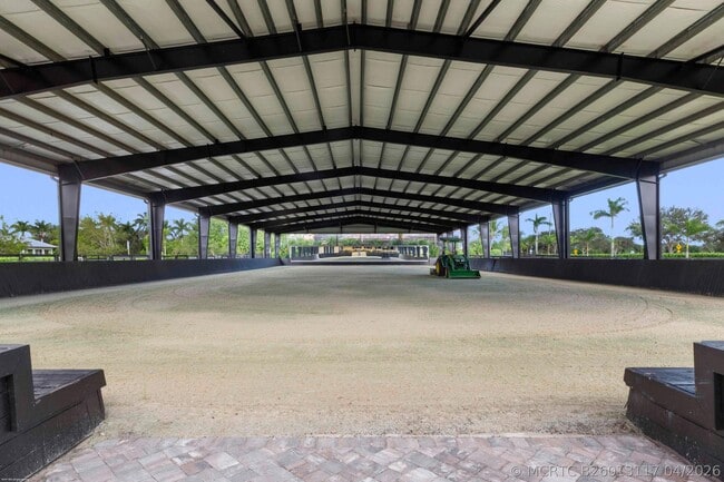 Building Photo - 4985 Stables Way