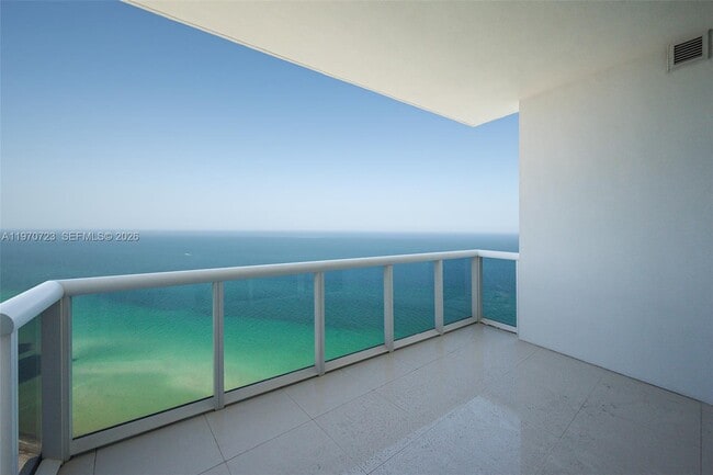 Building Photo - 18201 Collins Ave Unit 4808