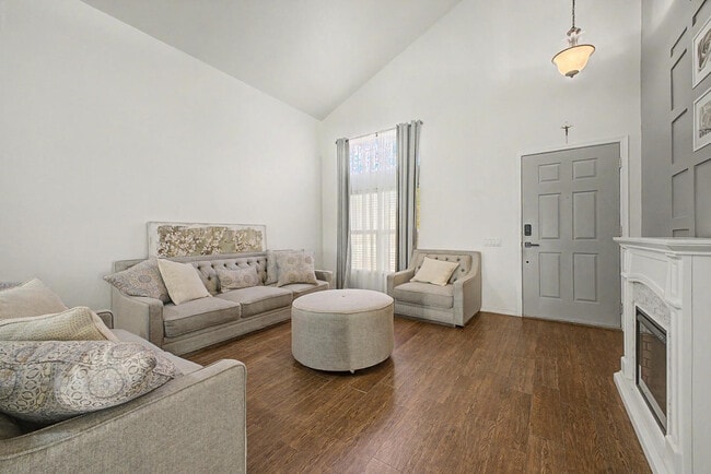 Photo - 12926 W Cheery Lynn Rd