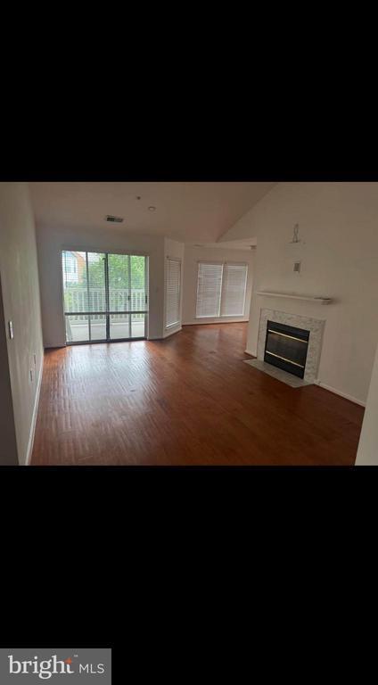 Photo - 5960 Millrace Ct Unit B304