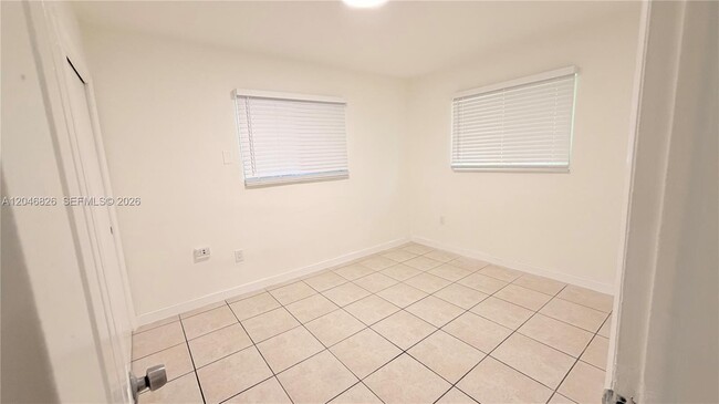 Photo - 2540 NE 181st St Unidad 2542