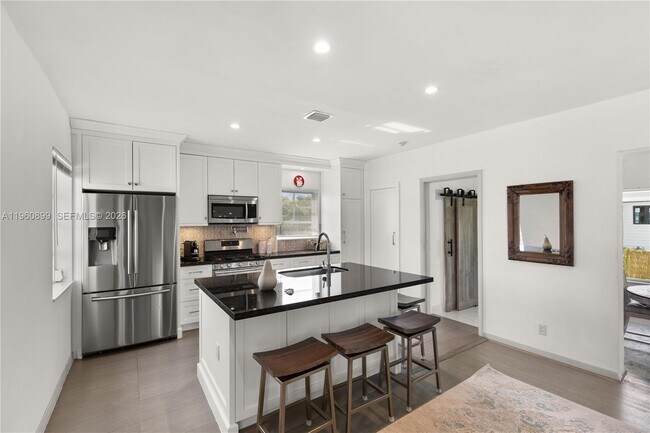 Photo - 8461 SW 33rd Terrace