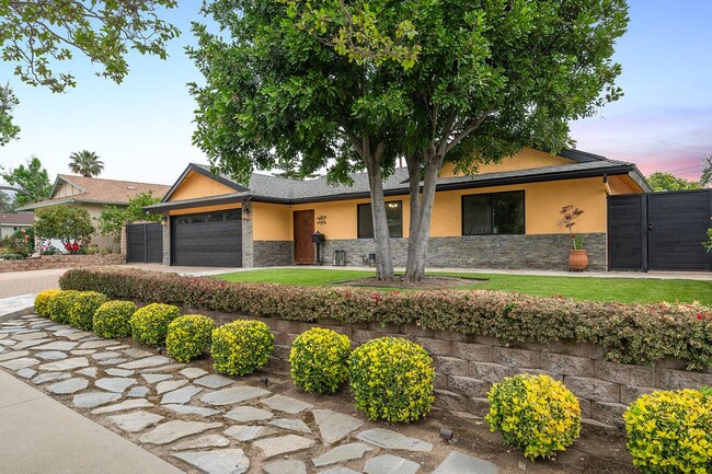 Building Photo - **724 E Cypress Ave Glendora** 4 bedroom 2 bath !!2 weeks free OAC!!