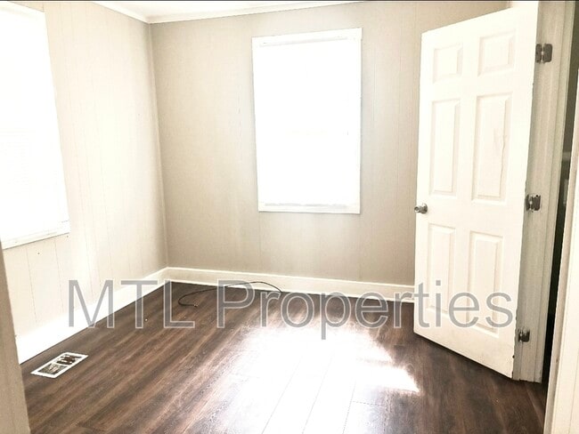 Photo - 2239 Center St