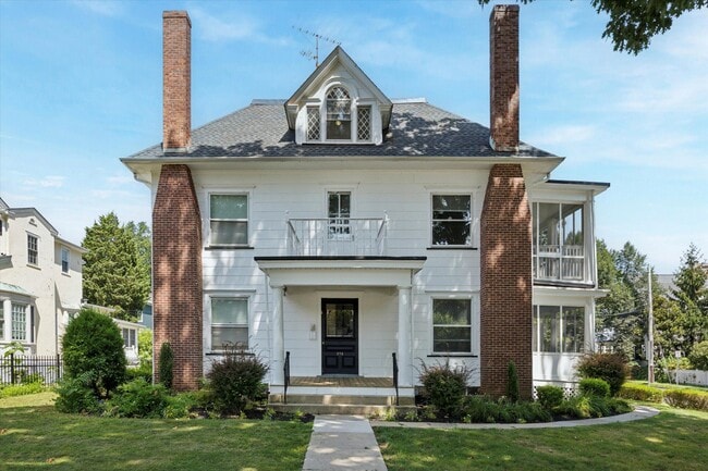 276 Nassau