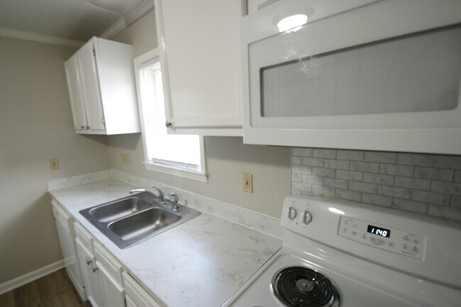 Photo - 92 Akron Ave