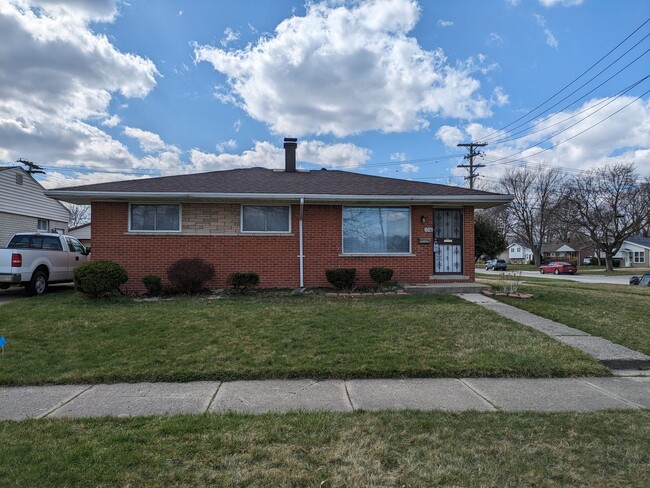 Photo - 1018 S Henry Ruff Rd House