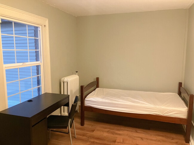 Room 5 - private single - The Haven