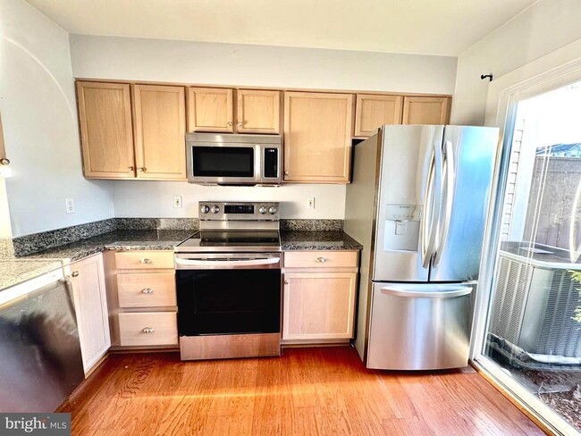 Photo - 4971 Clarendon Terrace