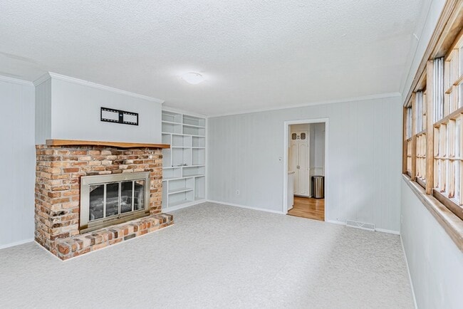 Photo - 300 Long Forest Cir