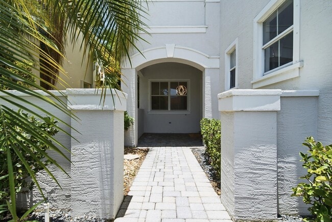 Photo - 207 Isle Verde Way