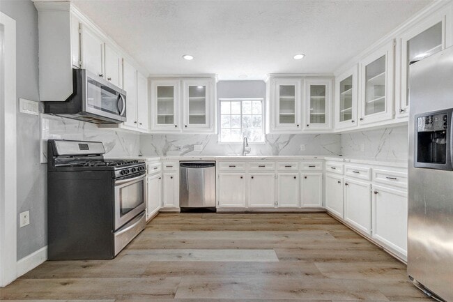 Photo - 611 Kenney St