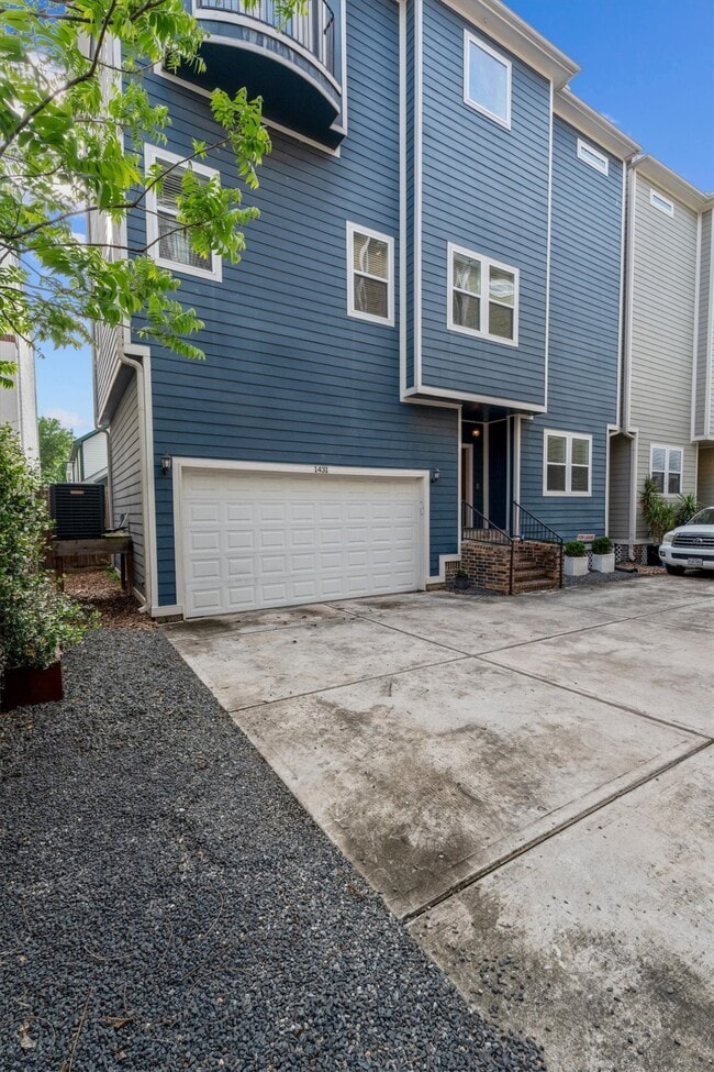 Building Photo - 1431 W 25th St