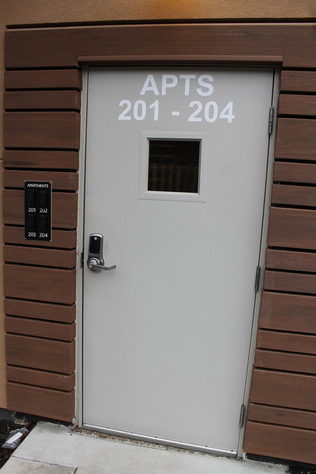 Photo - 715 E State St Unit 204