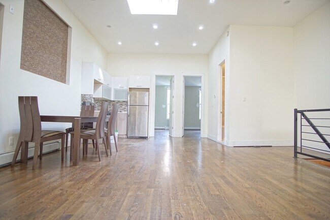 Photo - 88 Harman St