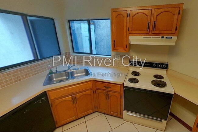 Photo - 1192 W Romaine Cir