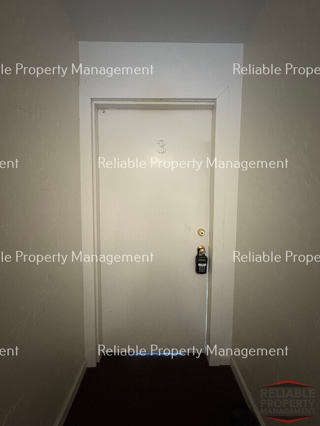 Photo - 184 W Pine St Apartments Unit 3