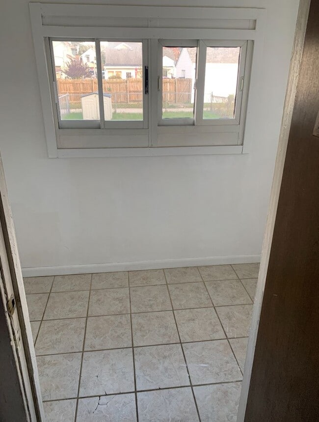 Photo - 3 Bed 1 Bath