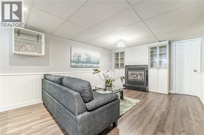 Photo - 146 Welbourn Dr