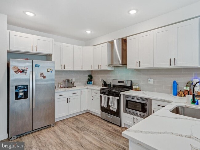 Photo - 1931 Colonial St