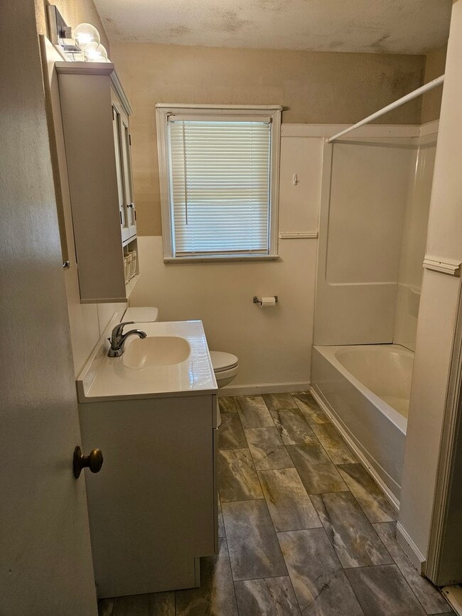 Photo - 2477 Meadow Rd