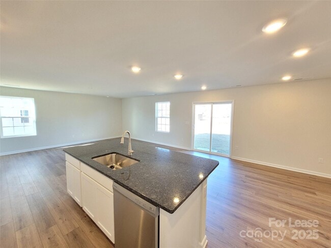 Photo - 124 Rock Ave