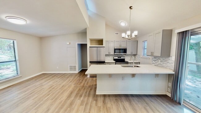 Photo - 5012 Glenview Ct