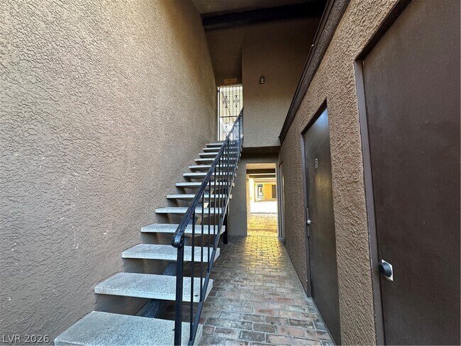 1467 Hialeah Dr Unit D