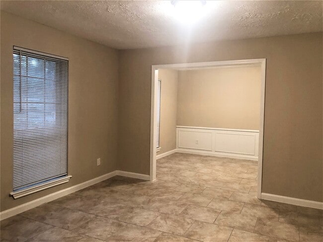 Photo - 25323 Lynbriar Ln