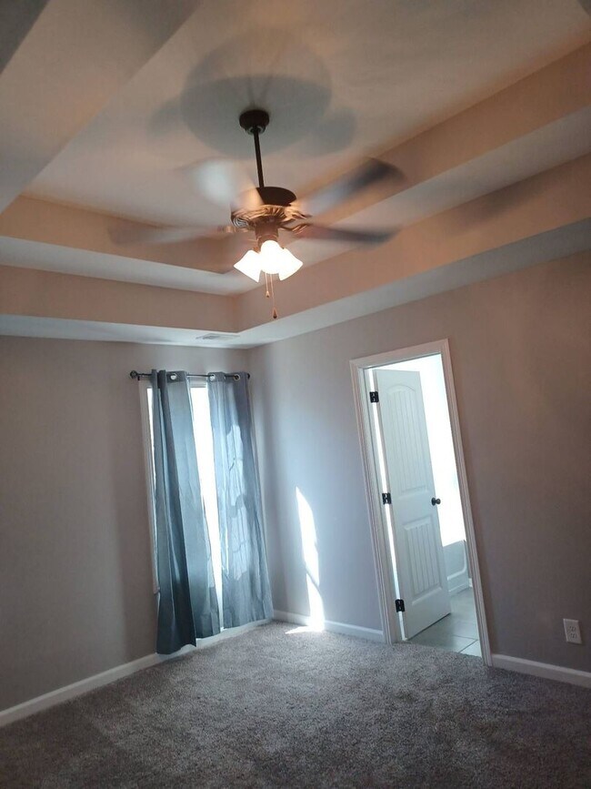 Photo - 3 Bedroom 2 Bathroom Home!