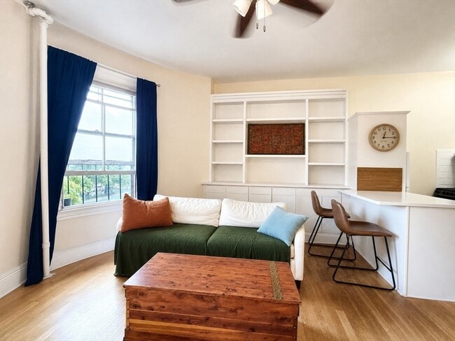 Photo - 244 Beacon St Unidad 3C