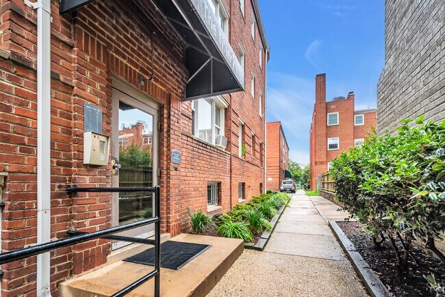 1620 C Street Apartments