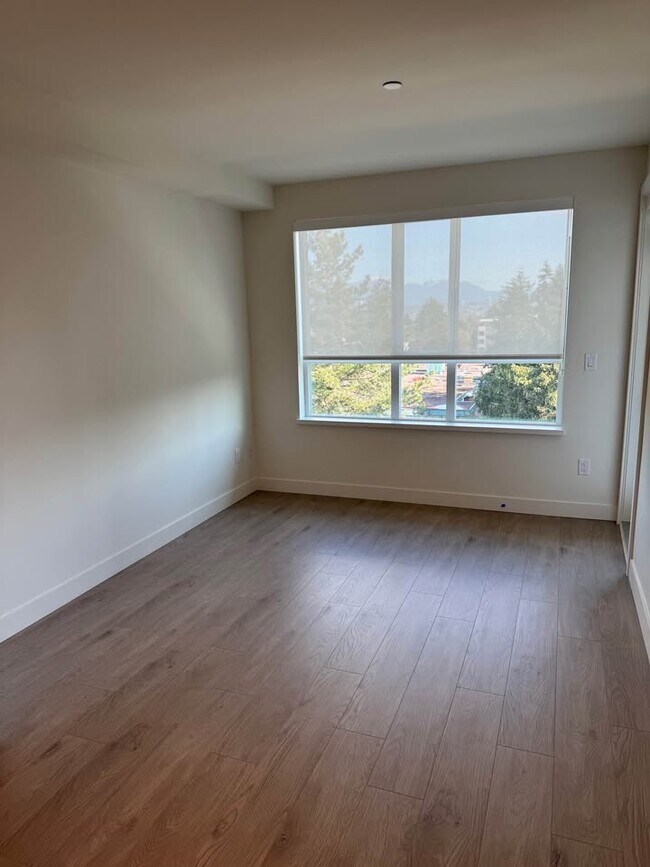 Photo - 13238-13105 105 Ave