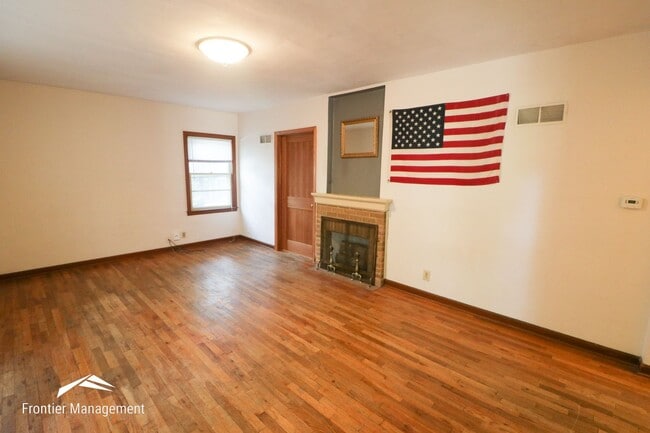 Photo - Awesome 3 bedroom 1 bathroom home located ...