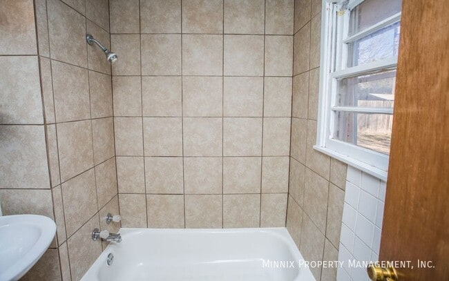 Photo - 5442 6th St