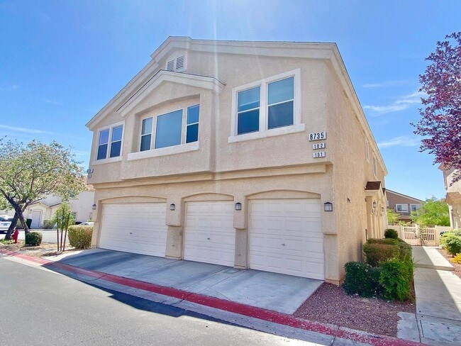 CHARMING 2 BEDROOM, 2 BATH CONDO WITH STYL... - CHARMING 2 BEDROOM, 2 BATH CONDO WITH STYL...